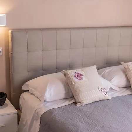 Le Di Teo 2 2* La Spezia